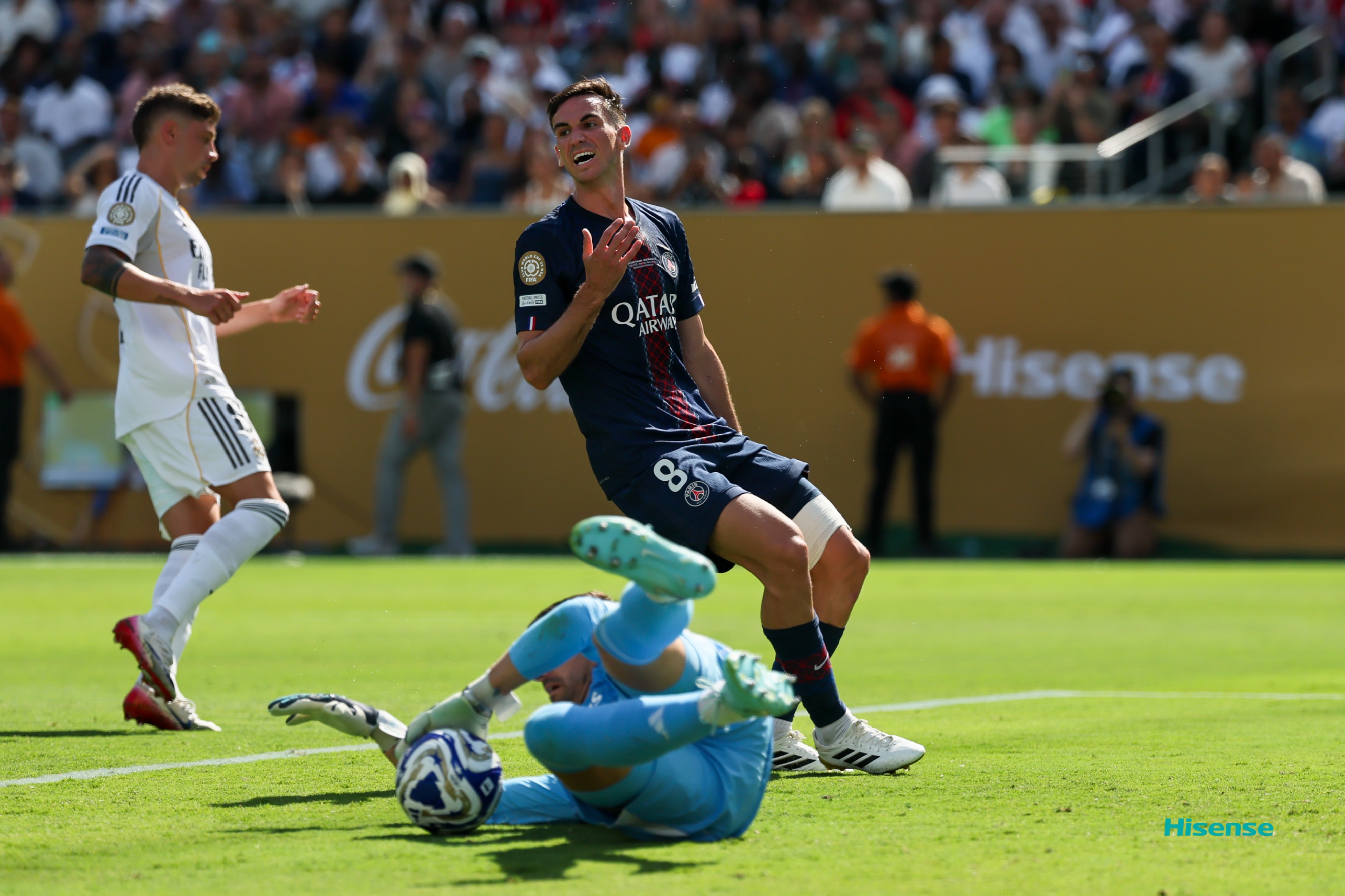 乐鱼体育官网投注-今晨突围战来临,国际米兰围绕英超临场应变,话题不断,赛季目标并未改变